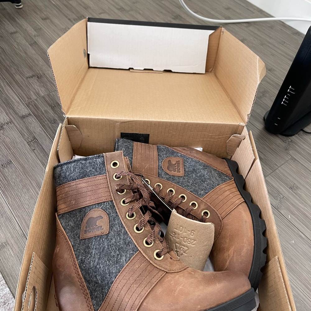 Sorel Lexie wedge size 9 NWTO brown SOLD
